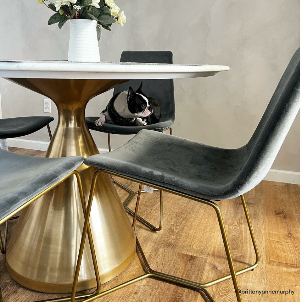 Silhouette Pedestal Marble Round Dining Table (122 cm)