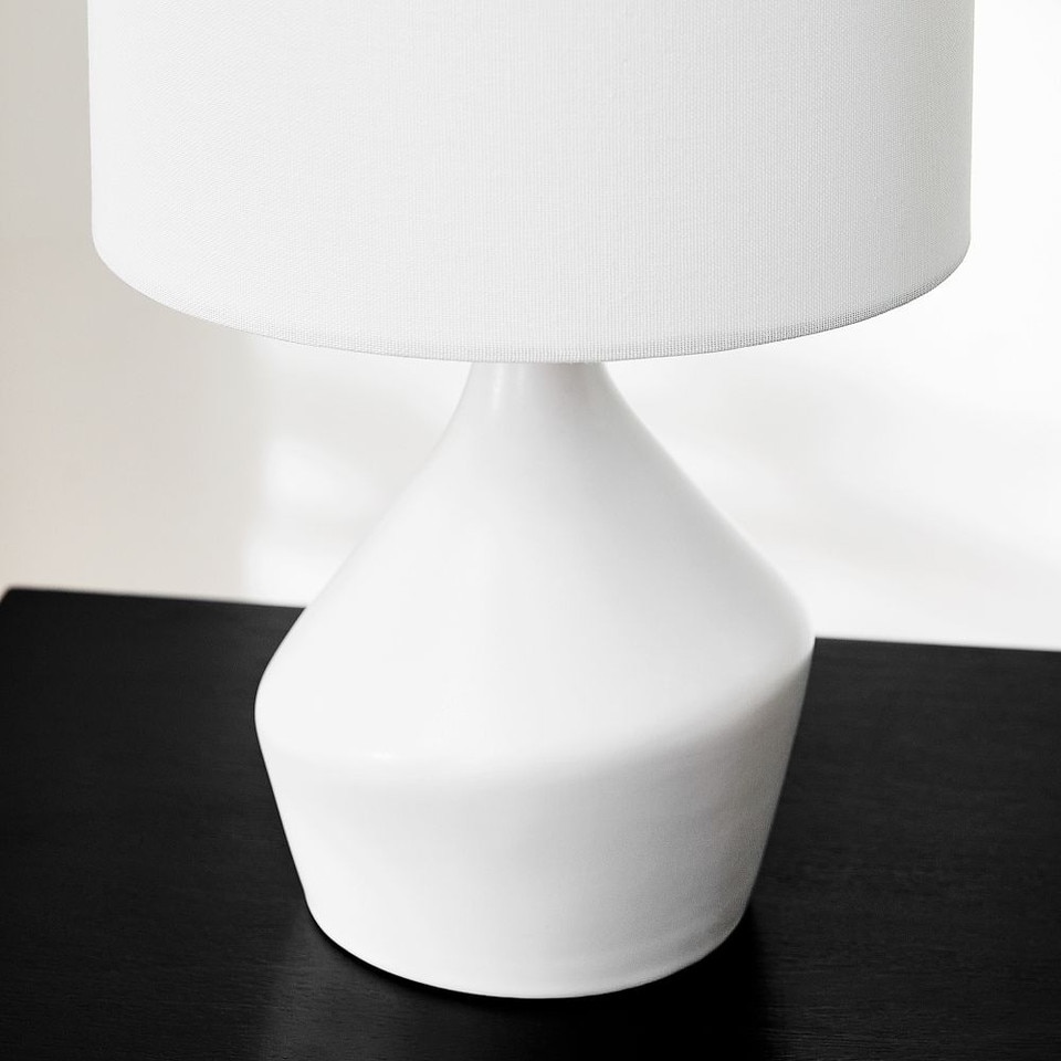 Asymmetry Ceramic Table Lamp (43 cm)
