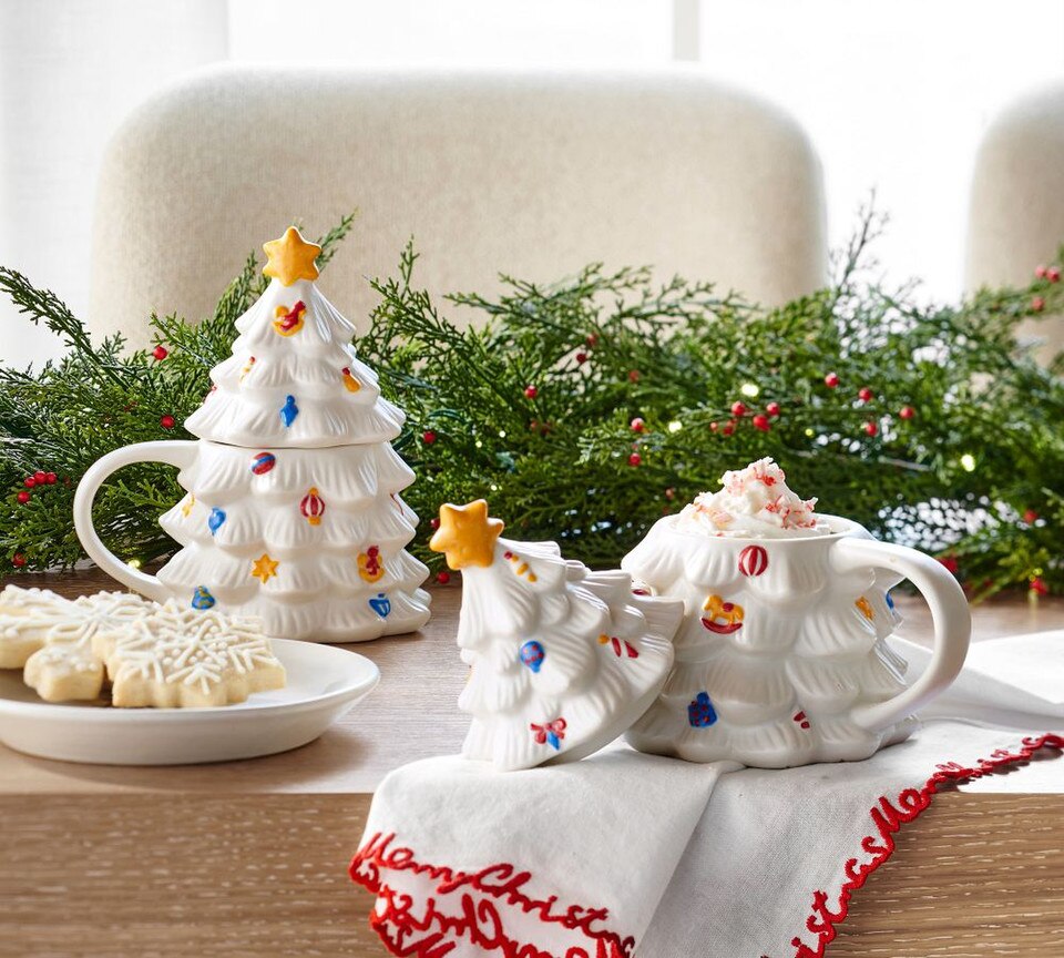 Pottery Barn Christmas in the Country Lidded Tree Stoneware Mug