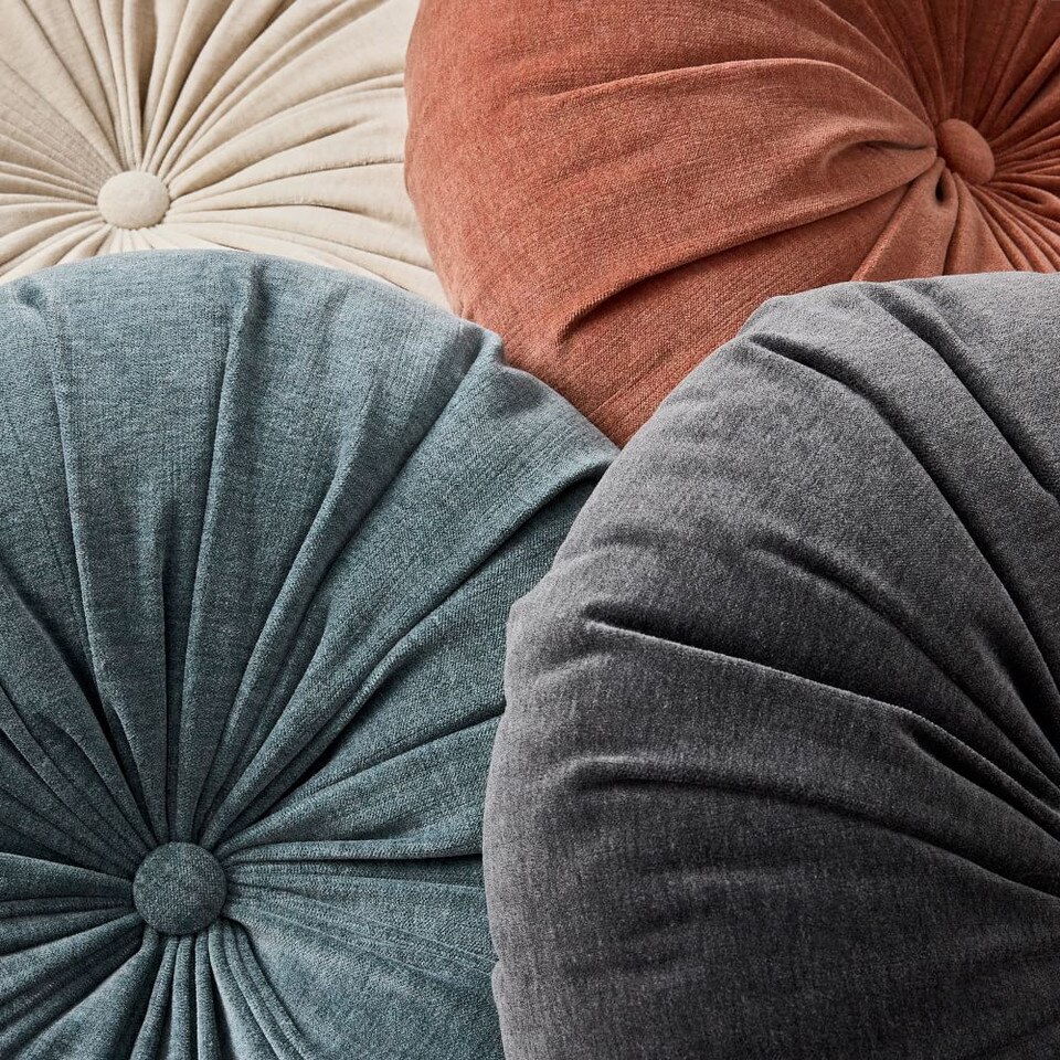 Classic Velvet Tufted Round Cushion