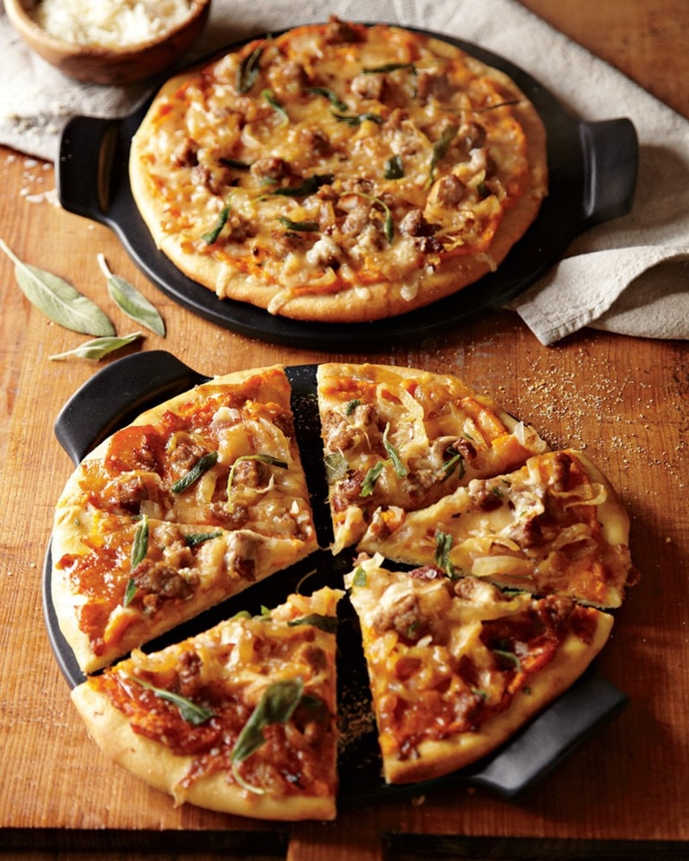 Williams Sonoma Emile Henry French Ceramic Pizza Stone