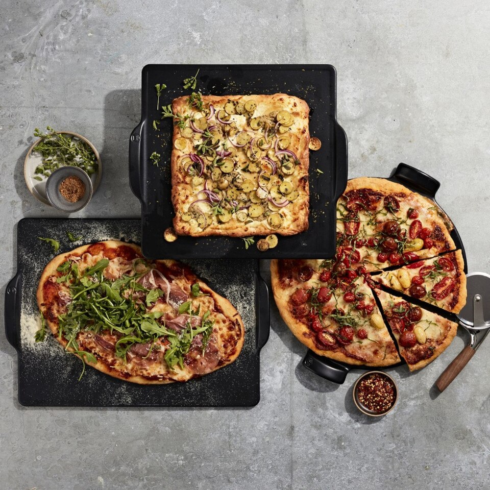 Williams Sonoma Emile Henry French Ceramic Pizza Stone