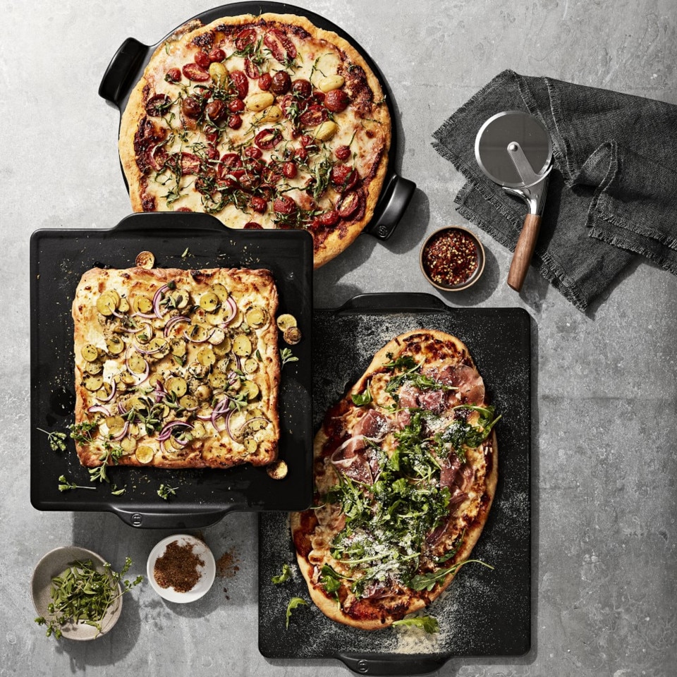 Williams Sonoma Emile Henry French Ceramic Pizza Stone