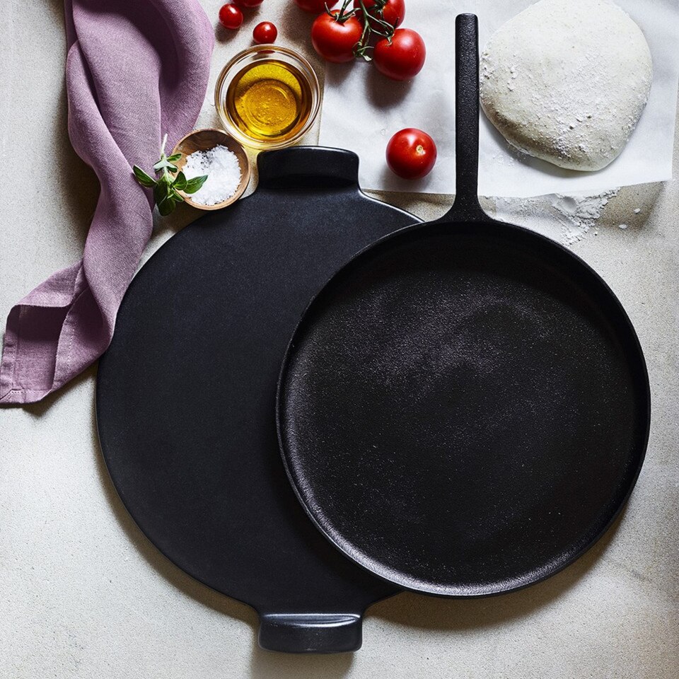 Williams Sonoma Emile Henry French Ceramic Pizza Stone