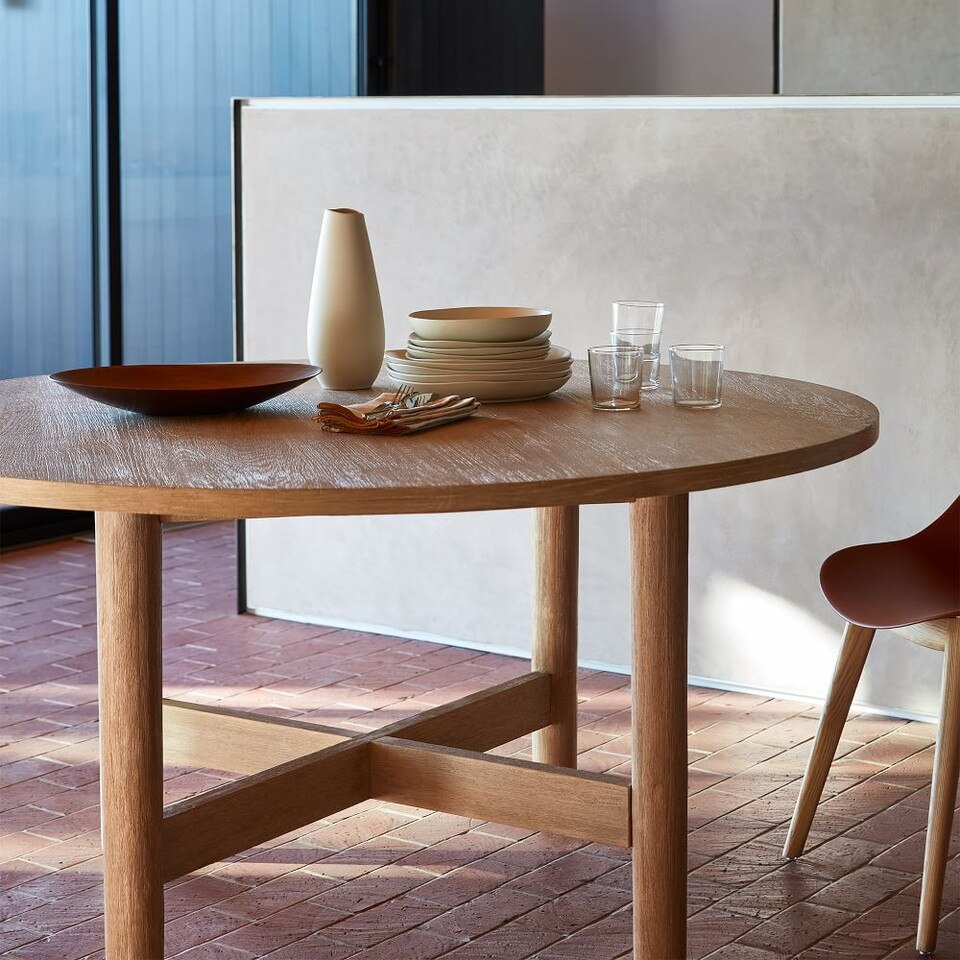 Hargrove Round Dining Table (152 cm)