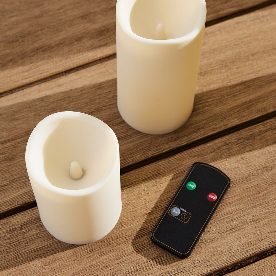 Indoor/Outdoor Wavy-Edge Basic Candle - Ivory