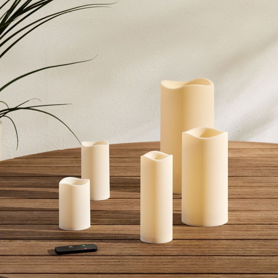 Indoor/Outdoor Wavy-Edge Basic Candle - Ivory