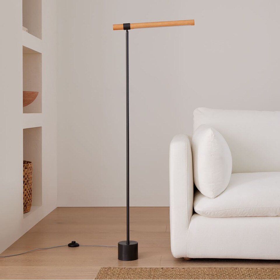 Linear Wood LED Floor Lamp (117 cm)