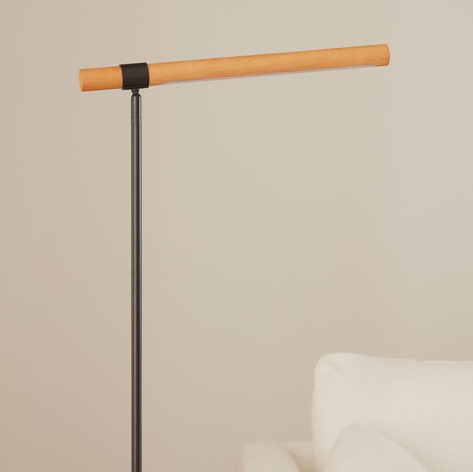 Linear Wood LED Floor Lamp (117 cm)
