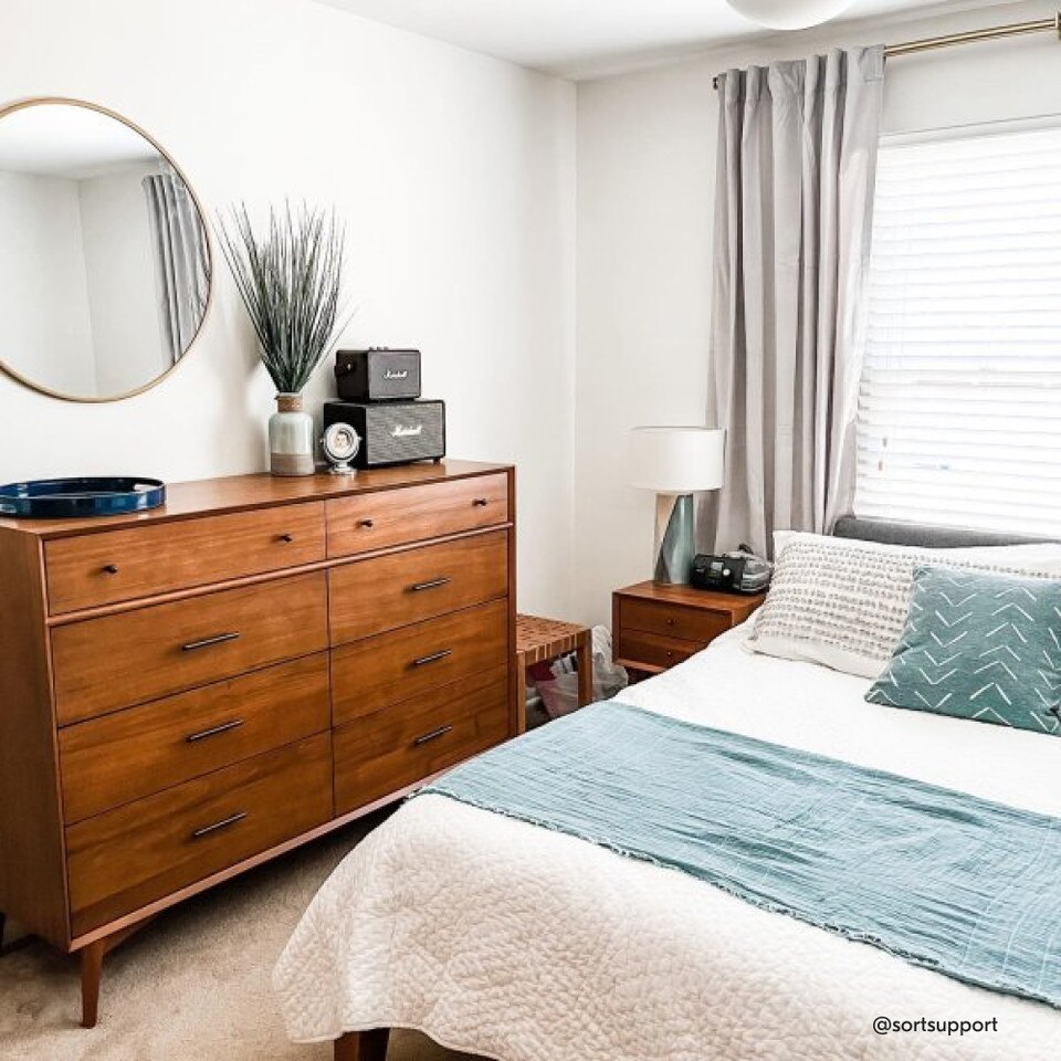 Mid-Century 8-Drawer Dresser (150 cm)
