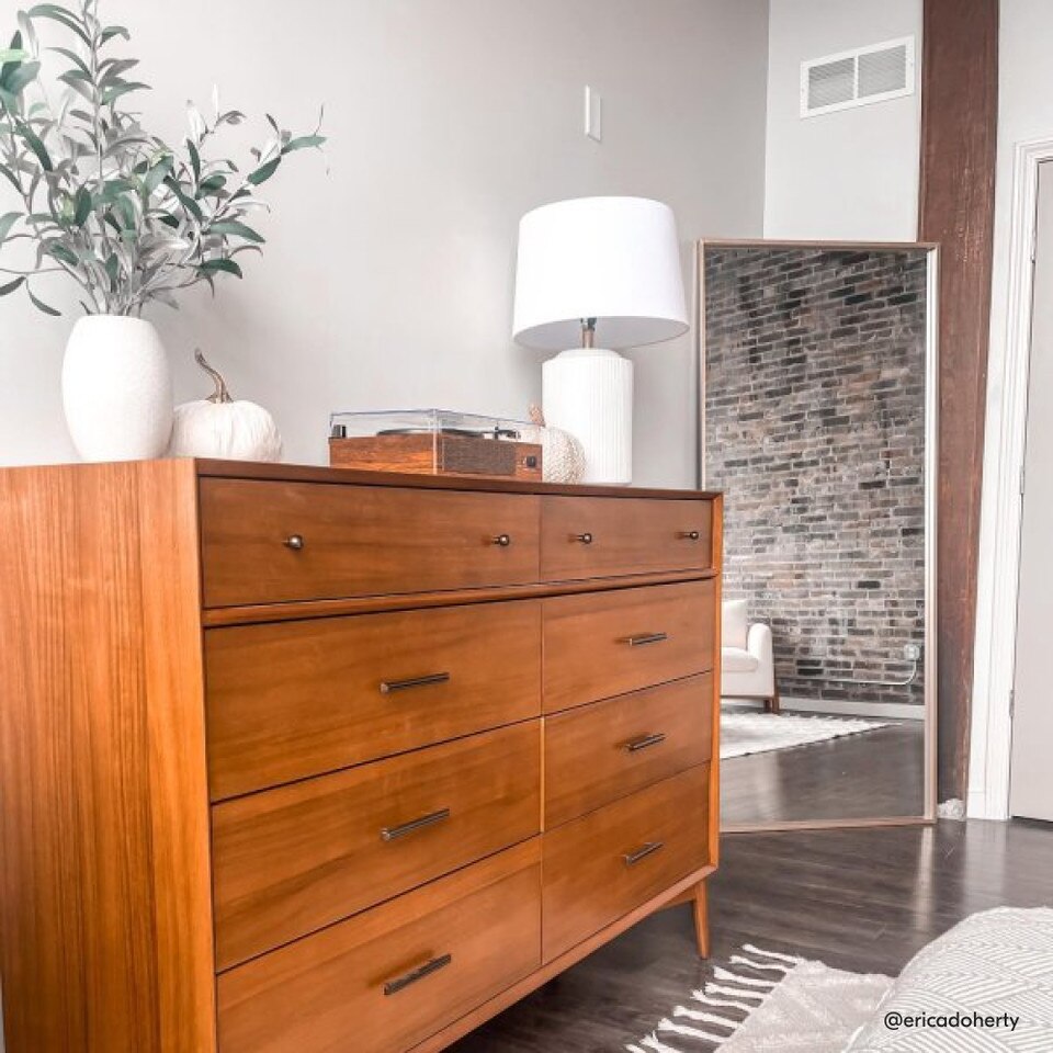 Mid-Century 8-Drawer Dresser (150 cm)