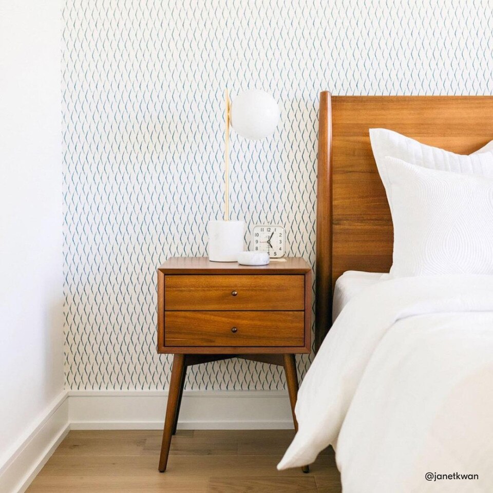 Mid-Century Closed Bedside Table (46 cm − 64 cm)