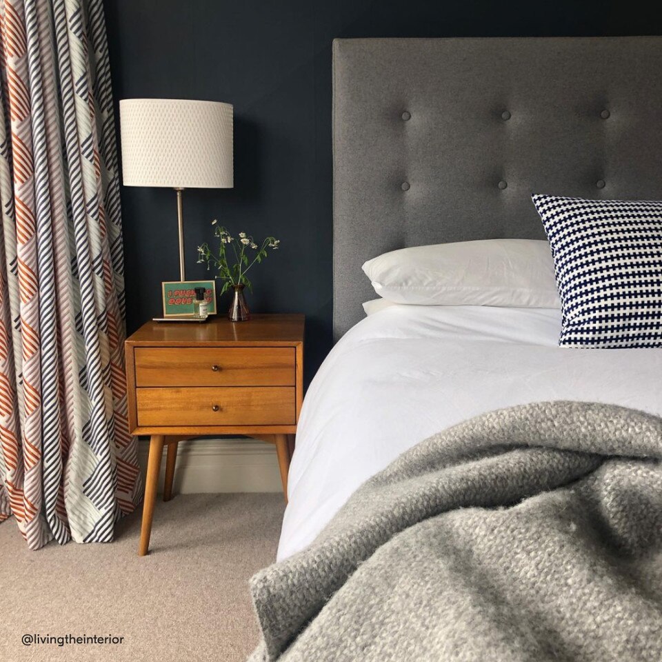 Mid-Century Closed Bedside Table (46 cm − 64 cm)