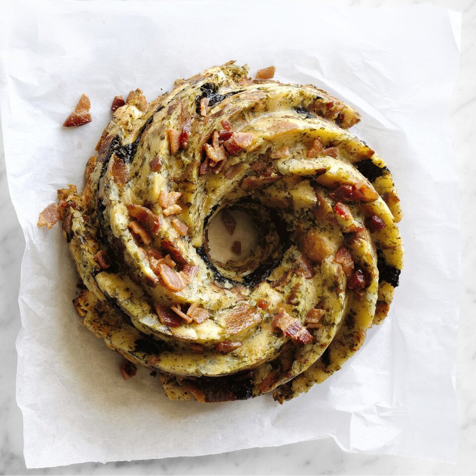 Williams Sonoma Nordic Ware Swirl Bundt Pan, 10 Cup