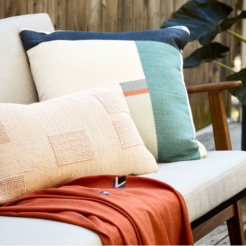 Tufted Grid Indoor/Outdoor Cushion