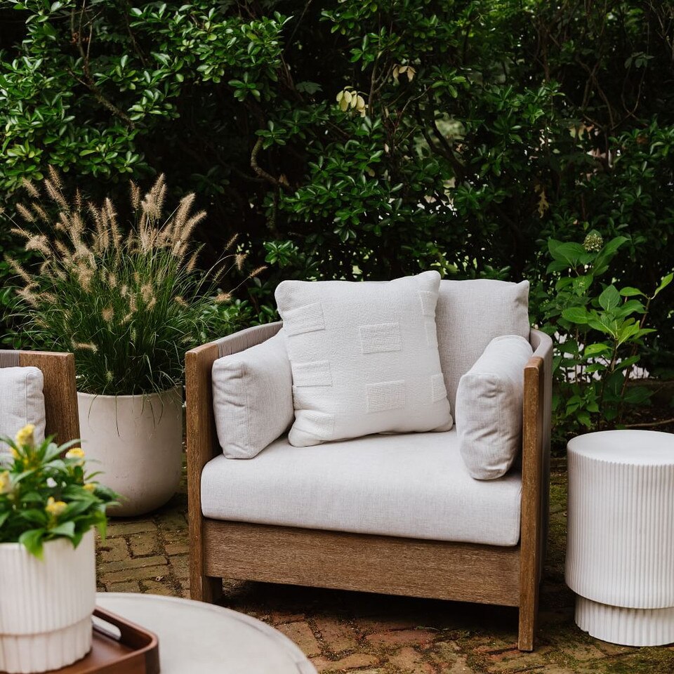 Tufted Grid Indoor/Outdoor Cushion