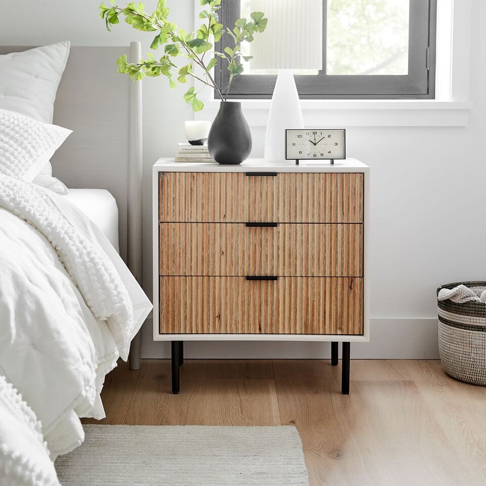 Quinn Closed 3-Drawer Bedside Table (71 cm)