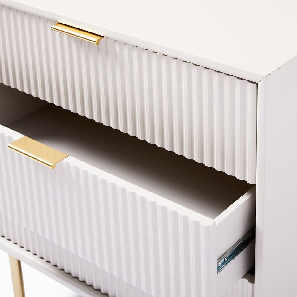 Quinn Closed 3-Drawer Bedside Table (71 cm)