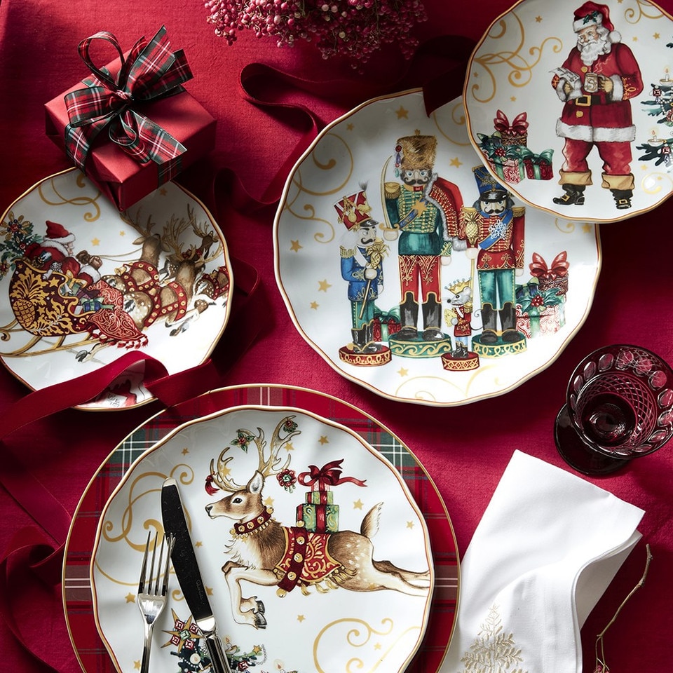 Williams Sonoma 'Twas the Night Before Christmas Dinnerware Collection