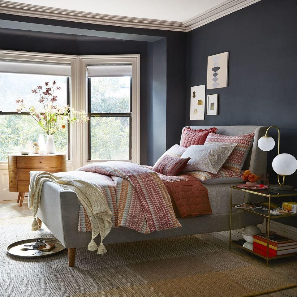 Upholstered Sleigh Bed- Linen Weave, Platinum